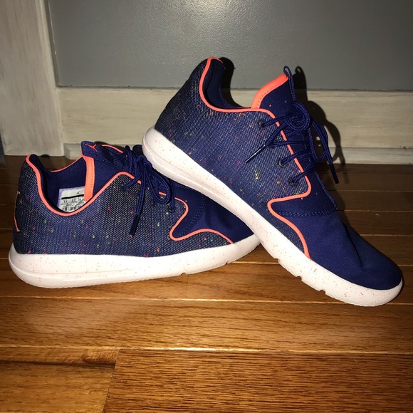 Youth Jordan Eclipse - Picture 1 of 3